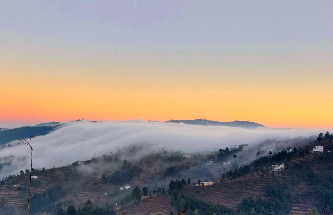 Chirping Orchard, Mukteshwar Bed and Breakfast Exterior foto